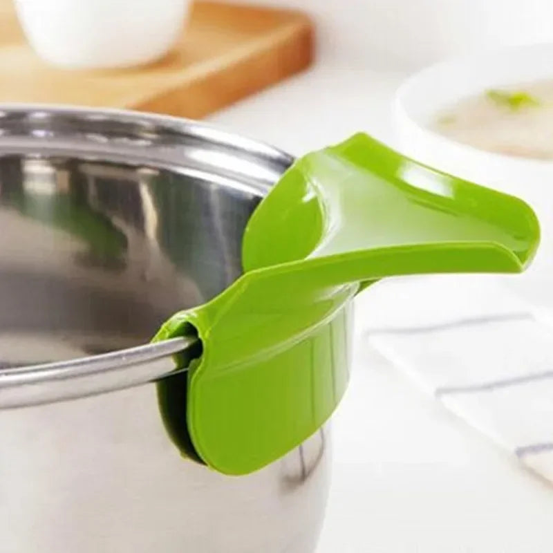 Creative Silicone Liquid Funnel | Anti-Spill Pour Spout for Kitchen - Chamberland Homes